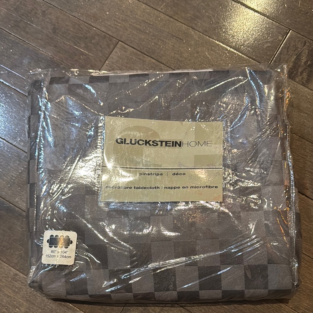 GlucksteinHome Gray Checkered Tablecloth